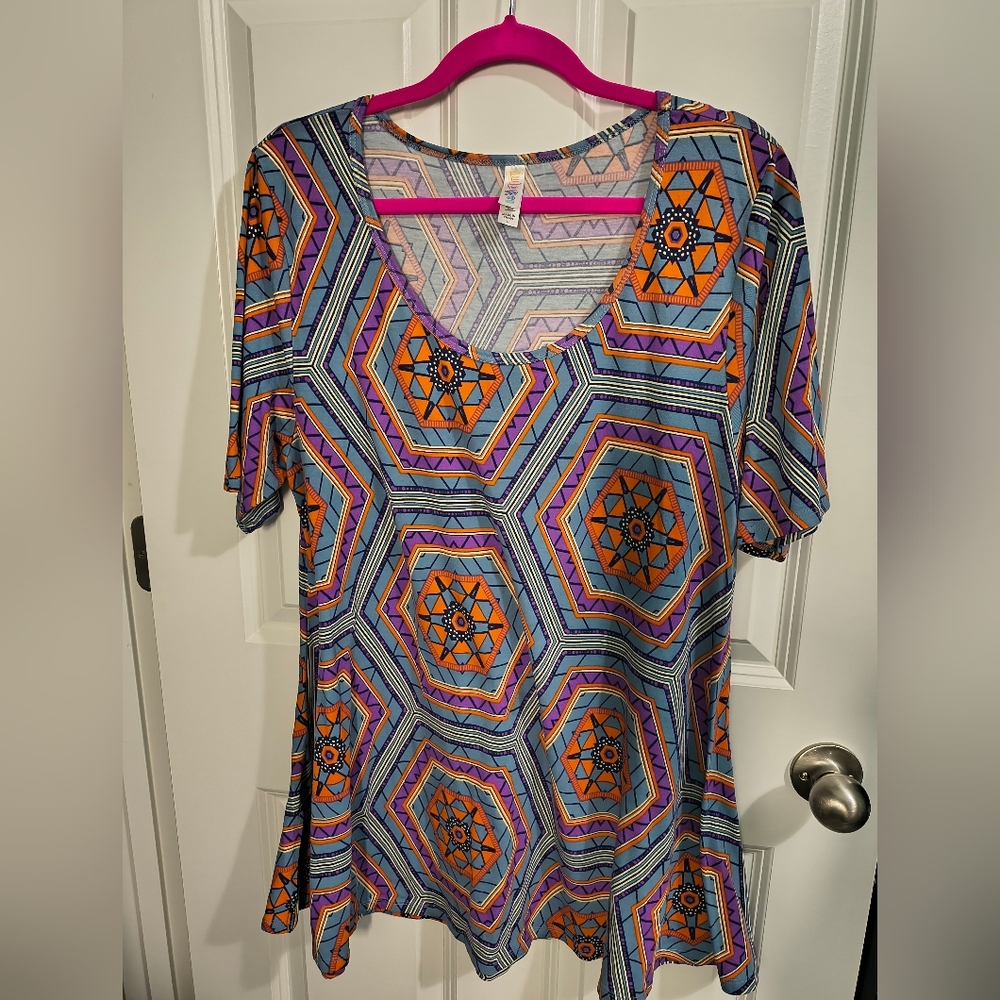 LuLaRoe Geometric Design Tunic Size L (304)